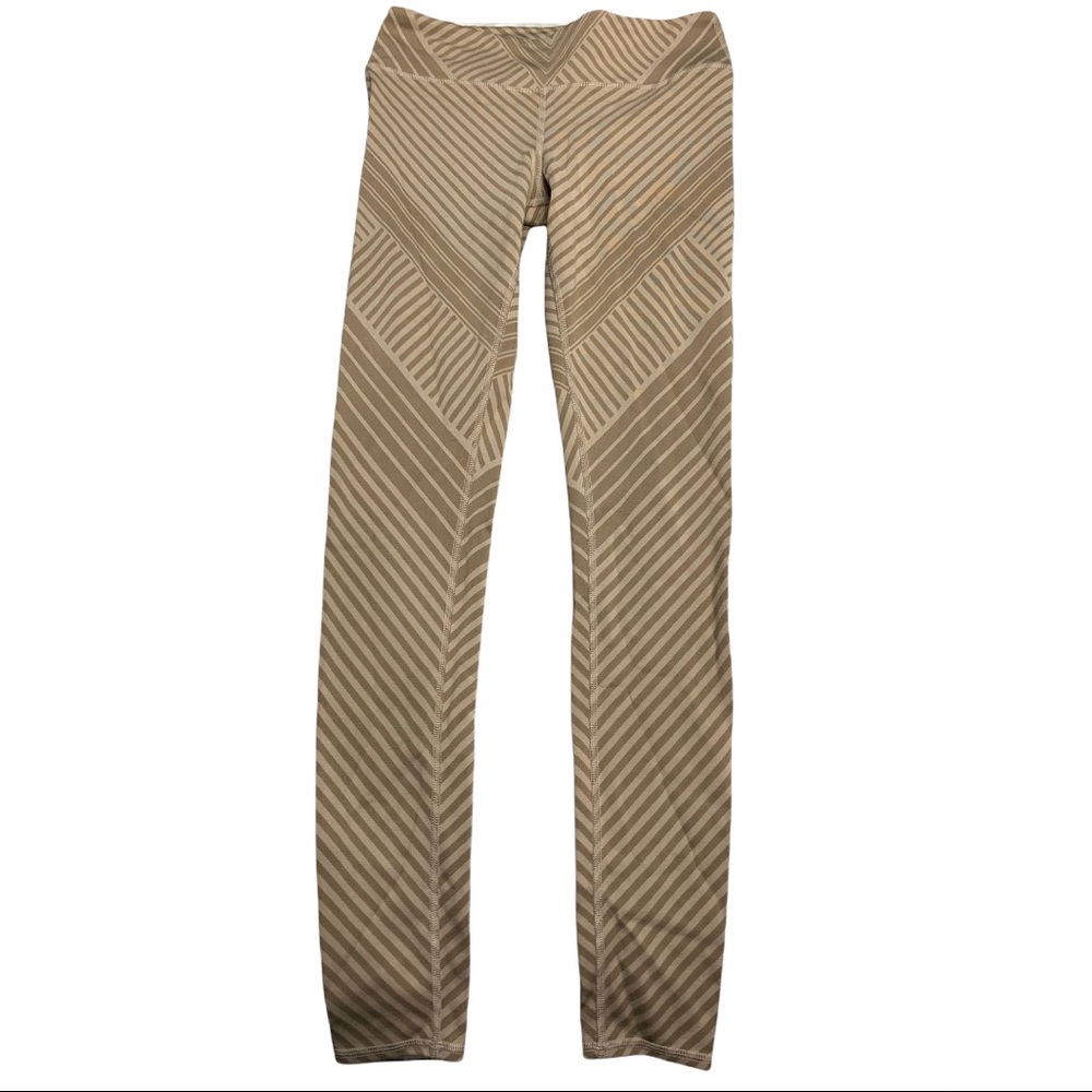 Alo Yoga Full Length Leggings. Size Medium